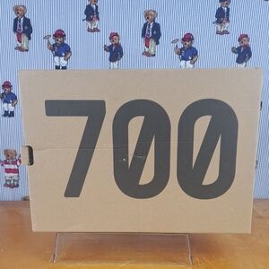 Empty shoe box Yeezy 700 V3 Dark Glow size 10 shoe box